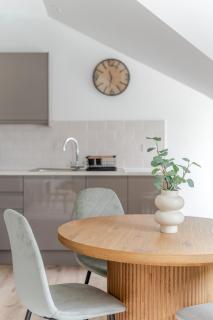 Richmond Central Suites Parking 1BR Cardiff City Centre - 1