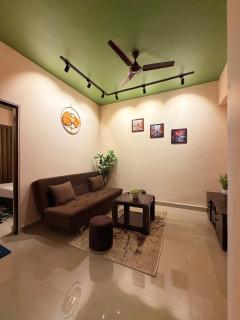 Comfort corner skyline plaza near Medanta hospital - 6
