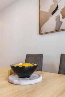 Central Free Tram King Bed 75sqm Walk Score 100 NFLX - 1