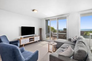 Point Grey Apartment 7 - 8