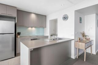 Point Grey Apartment 7 - 7