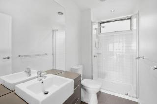 Point Grey Apartment 7 - 2