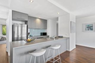 Point Grey Apartment 16 - 5