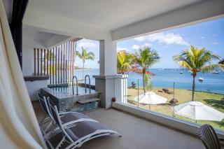 Luxury Beachfront Apartment - Amazing Views & Pool - 9