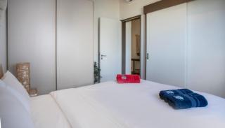 Luxury Beachfront Apartment - Amazing Views & Pool - 3