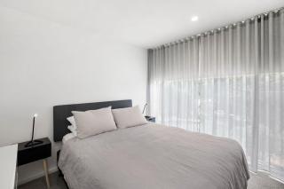One At Eight - BYO Linen - 3