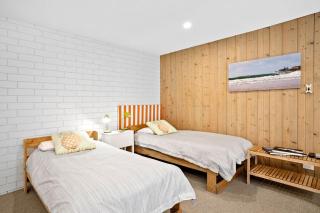 One At Eight - BYO Linen - 2