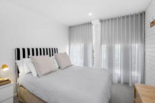 One At Eight - BYO Linen - 1