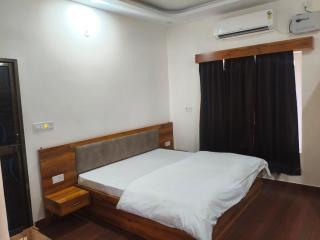 Hotel Rudraksha Premier - 9