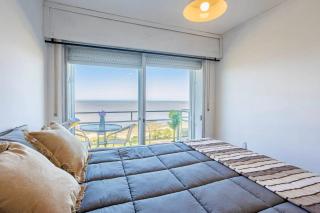 Oceanfront Malvín, Balcony with amazing views - 2