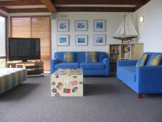 Ocean View with Views Galore - BYO Linen - 9