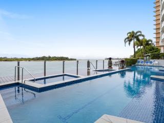 Waterfront Escape Premium 2 Bedroom Apartment - 8