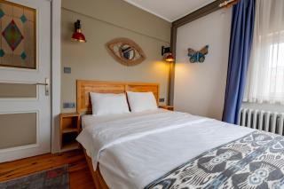 Spacious One Bedroom Apartment with View and Elevator - 4