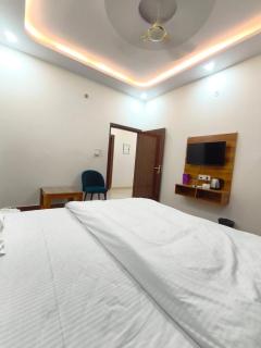 Hotel Rudraksha Premier - 6
