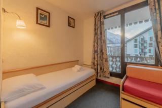 Cham Sud Chailloud102 Chamonix Centre Balcony Views Sleeps 3 - Happy Rentals - 4