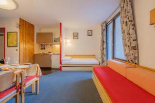 Cham Sud Chailloud102 Chamonix Centre Balcony Views Sleeps 3 - Happy Rentals - 2