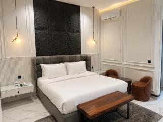 The White Suites - 9