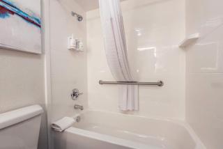 La Quinta by Wyndham Danbury - 4