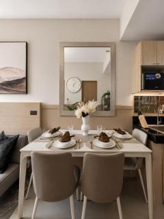 Skyway View 2BR l Near NAIA l Xbox l Netflix - 5