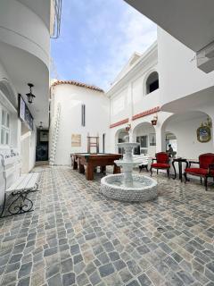 La Casa Blanca Beach House - 4