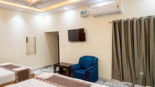 Vrindavan Palace - walking Distance To Ram Mandir - 8