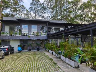 This mansion hides more than one secret - 9
