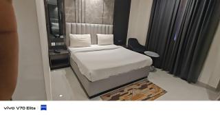 Hotel M-B 'Just 2-mint From New Delhi Railway Station & connaught Place - 2