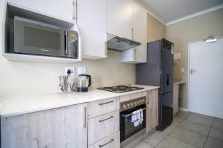 Entire Rental unit Midrand, 5 mins from MOA - 3