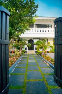 The Island House Homestay - 9