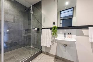 The Lineal 311 - Prime Sandton Stay 1BR Apartment with Pool & Views - 4