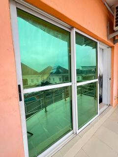 Luxury 2BR apartment in the Heart of Ikeja GRA with 24hrs Power, Wifi and Balcony - 2
