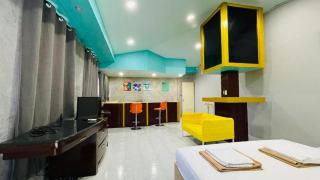 Super Hostel - 9