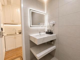 Noon Signature Hotel - District 3 Saigon - 1