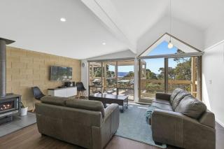 Lorne Lodge - 4