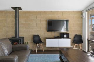 Lorne Lodge - 1