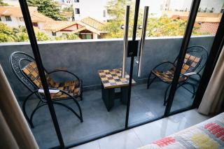 2C - Cozy Studio Apartment with Balcony, Equipetrol - Sirari - 5
