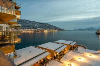 Premium Seafront Apartment with Balcony - 7