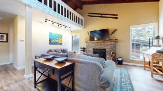 Mammoth Estates Deluxe 2 Bedroom Condos - 8
