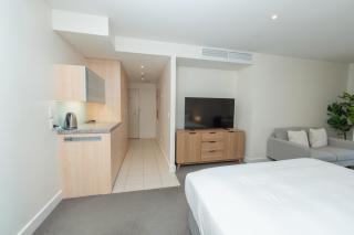 Gorgeous Studio on Glenelg Beach! - 5