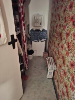 a tidy room near Frauenkirche - 0