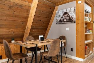 Secluded Luxury Cabin with Hot Tub & Cozy Firepit Stay in Murray, Kentucky - 8