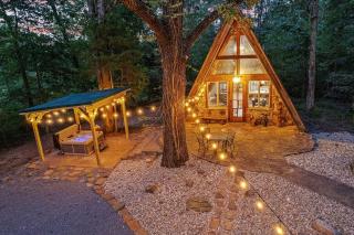 Secluded Luxury Cabin with Hot Tub & Cozy Firepit Stay in Murray, Kentucky - 2