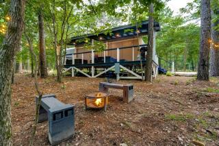 Glass Luxury Pod with Private Hot Tub and Fire Pit in Broken Bow, Oklahoma - 5