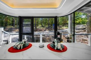 Stunning Glass Pod with Hot Tub and Starry Forest Views in Broken Bow, Oklahoma - 3