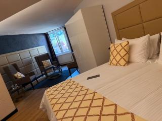 Hotel Dakota - 2