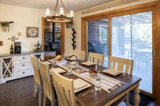 Spacious Family Home With Breathtaking Mountain Views in Alpine, Utah - 4