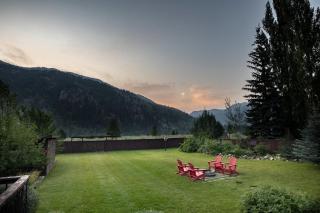 Spacious Family Home With Breathtaking Mountain Views in Alpine, Utah - 1