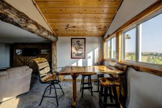 Awesome Retreat with Hot-Tub with Serene Landscape Views in Wyoming - 2