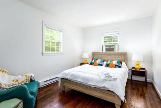 Cozy Cottage with Hot Tub, Fire Pit and Sunroom - Loaded with Modern Touches in Front Royal, VA - 9