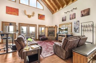 Beautiful Lakefront Cabin with Private Dock near Yellowstone in Island Park, Idaho - 8